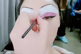 39岁范冰冰晒化妆视频，皮肤雪白妆容妖孽，网友：又要演妲己？图片