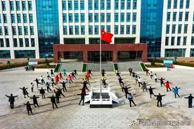 襄垣：工间操开跳啦， 快来跟着音乐动起来～图片