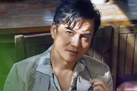 冻龄男神吕良伟，64岁保持30岁容貌与身材，直言秘诀就是运动图片
