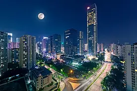 广东汕头低调的富豪：从菜贩子到投资大王，身价1041亿图片