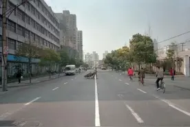 1990年代上海老照片: 外滩1、2、3、5号，城建学院工厂图片