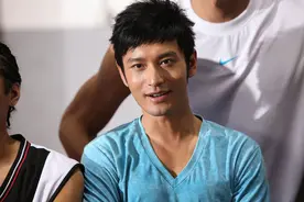 “多情教主”黄晓明的连环情史，和他身后的6个女人图片