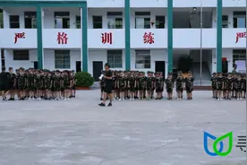 军事夏令营：突破自我 磨炼意志图片