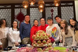 刘培基迎七十大寿冻龄似精神小伙，圈内仅一人出席，一生未婚无子图片