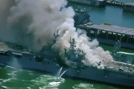 美战舰大火：内有300多万升燃油！大爆炸的话，等于一个小原子弹图片