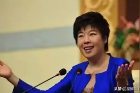 凭《百家讲坛》走红后，在伦敦“耍大牌”的于丹，如今怎么样了？图片