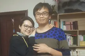 三婚嫁没钱诗人，多年不工作，袁立靠什么生活？图片