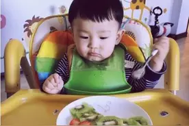 这些食物吃一次相当于吃2个塑料袋，家长常给孩子吃，医生很无语图片