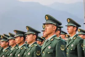 “一年两征”正式开始，有志青年去当兵图片