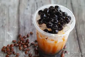 蜜雪冰城被曝食安问题后称将加强门店管理，“茶饮霸主”卫生乱象背后是跑太快？图片