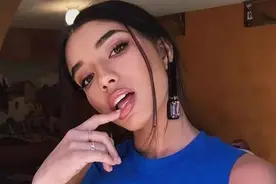 95后西班牙性感超模，凭借性感身材圈粉无数，再把练臀动作给你图片