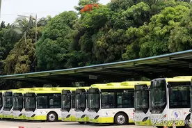 自动破窗装置、易燃挥发物检测……黑科技新能源公交顺德投放图片