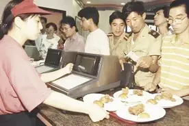 改革开放40年：你家的餐饮消费有没有拖全国后腿？视频封面