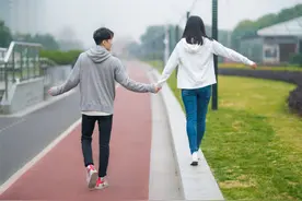 心理学：当一个男生遇到了真爱，才会有这四种感觉图片