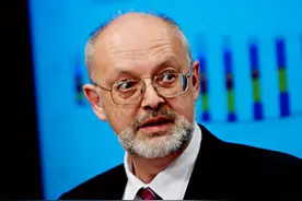 这国官员被辞职，只因老婆是中国人，这操作外国网友也看不下去了图片