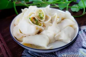 大年初一吃饺子，初二初三更有专属美食，寓意吉祥，千万别忘了图片