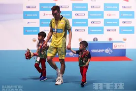 李宗伟忙娃记：终于理解老婆了！图片