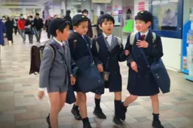 为何日本孩子放学不用父母接送？不妨看看他们对人贩的处理办法图片