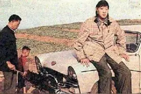 世界第一女巨人曾金莲：14岁身高2.34米18岁去世，遗体至今未入土图片