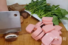火锅别再涮着吃了，锅里炒一炒，不用蘸料也能吃，真的是太好吃了图片