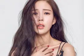 美女演员温心图片