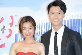 太尴尬！被好友曝出已离婚，陈自瑶笑容勉强，不停暗示对方别再说图片