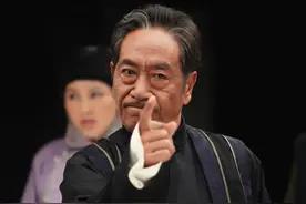 王奎荣69岁老来得女，60岁的王刚自愧不如，两人晚年的生活不易图片