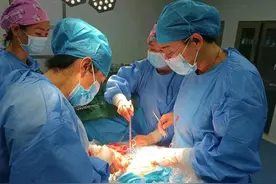 安塞区妇保院成功完成一例严重腹腔粘连前次剖宫产术图片