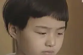 剖腹产龙凤胎，硬是把女儿叫姐姐：你是个姐姐，要让着弟弟啊图片
