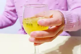 百香果怎么吃？教你自制百香果饮料，方法简单，美味好喝视频封面