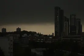 深圳天气又上热搜！黑云压城，白天瞬间变黑夜！图片