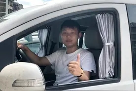 急！金堂一孕妇晕倒路边；暖！热心小伙连“闯”红灯救人性命图片