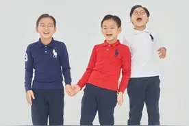 宋家三胞胎庆生照，老大和老三像双胞胎，民咕咕却单独一个模样图片