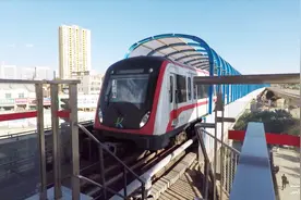 昆明地铁一号线露天路段，带大家看看昆明城市风光