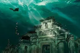 1976年，“它”的首领逝世，为何遗体不去云顶天宫而去张家古楼？图片