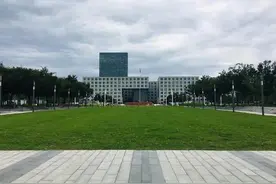 下面哪个银行行长级别最高图片