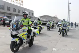榆林交警：最高礼遇接他回家！图片