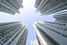 被我小瞧了的门口保安，原来都是隐形土豪，被“啪啪”打脸了图片