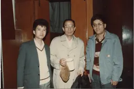 被导演跪着求演戏，魏宗万83岁仍未息影，入行38年买不起房？图片