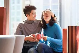 两人相处，出现三个征兆，感情就到了尽头图片