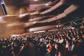 演员不唱戏，观众没戏看，豫剧真的比“国粹”京剧火吗图片