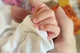 恭喜！tvb花旦杨秀惠宣布产女却不见老公身影，坦言当妈不容易图片