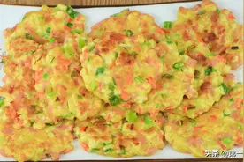 厨师长教你豆腐新吃法，不加一滴水做出外酥里嫩的煎饼，简单易学图片