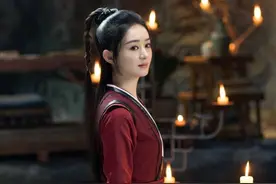 《有翡》发布角色剧照，赵丽颖红衣高马尾，演绎古灵精怪女侠图片