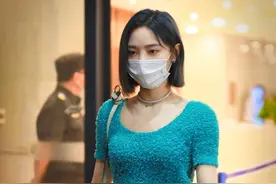 THE9赵小棠与安崎同框秀腰 刘雨昕穿廓形西装潮范足图片