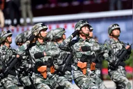 两岸轻语：唐湘龙哽咽谈及戍边解放军，中国国民党却数典忘祖高喊“印度万岁”图片