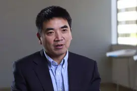 曾弃中国转入美国国籍的人，今美国“锁人”不放，弃国籍要交钱了图片