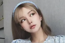 周扬青大方晒小时候的照片，能够坦然接受过去的自己，就是最棒的图片