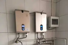冬天洗澡半天不出热水，该怎么办？老师傅建议装的回水器好不好？图片