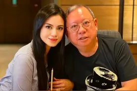 拥有50亿现金，手握5家上市公司，女儿举办婚礼连李嘉诚都请来了图片